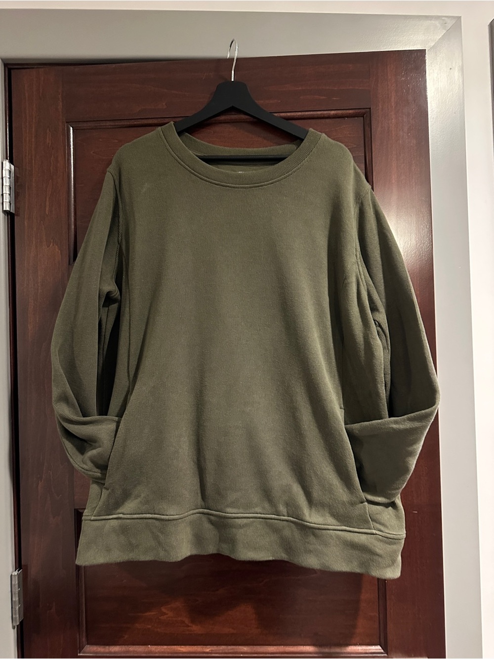 Duluth Trading Co. Classic Ribbed Long Sleeve Crewneck with Kangaroo pockets